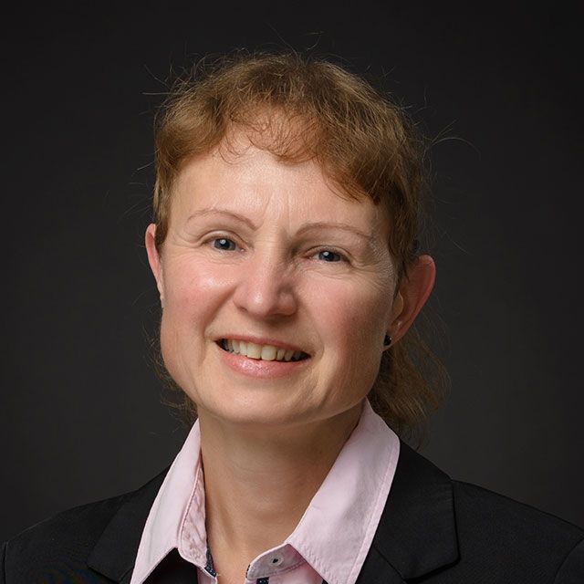 Simone Knappe