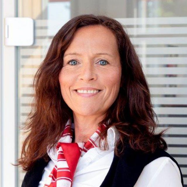 Bettina Knoll