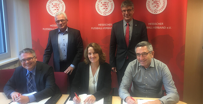 kommunen-aktuelles-hessischer-fussballverband-vertragsunterzeichnung
