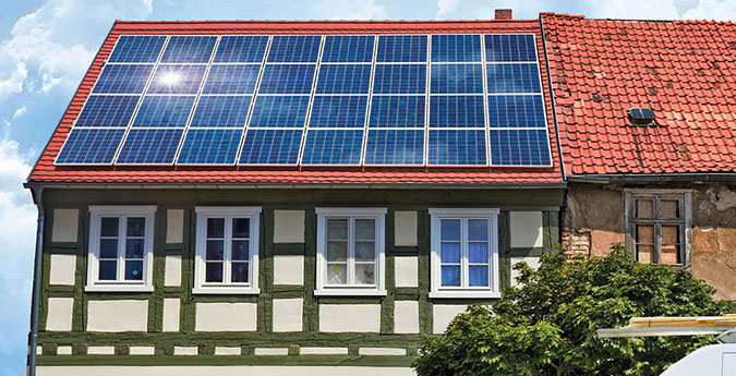 Saniertes Haus mit Photovoltaik