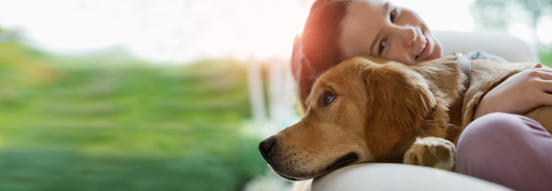 Tierhalterhaftpflicht -­‐ Mädchen mit Hund