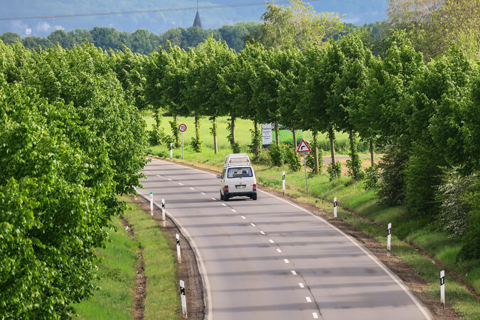 sv-magazin-unterwegs-reisen-mit-wohnmobil-camper-allee